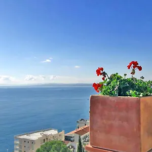 https://fantastico-studio-vista-mare-5mn-dalla-spiaggia.topcostabravahotels.com